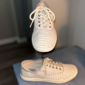 NEW UGG Women's Eyan Stripe Sneakers